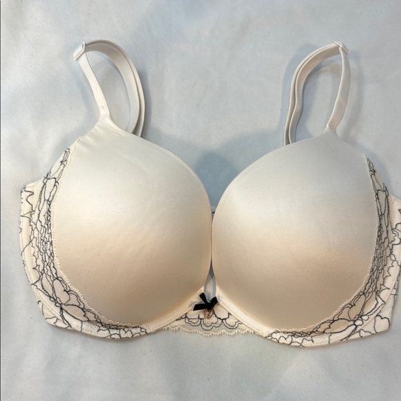 VS Body by Victoria Push-Up White Lace Underwire Bra, Size 34 DDD, Preowned - Picture 10 of 12
